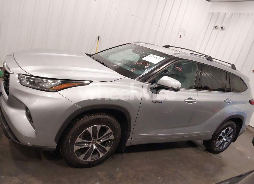 Photo 14 of 2020 Toyota Highlander HYBRID XLE (VIN 5TDHBRCH0LS514290)