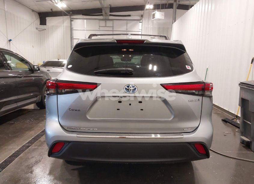 Photo 16 of 2020 Toyota Highlander HYBRID XLE (VIN 5TDHBRCH0LS514290)