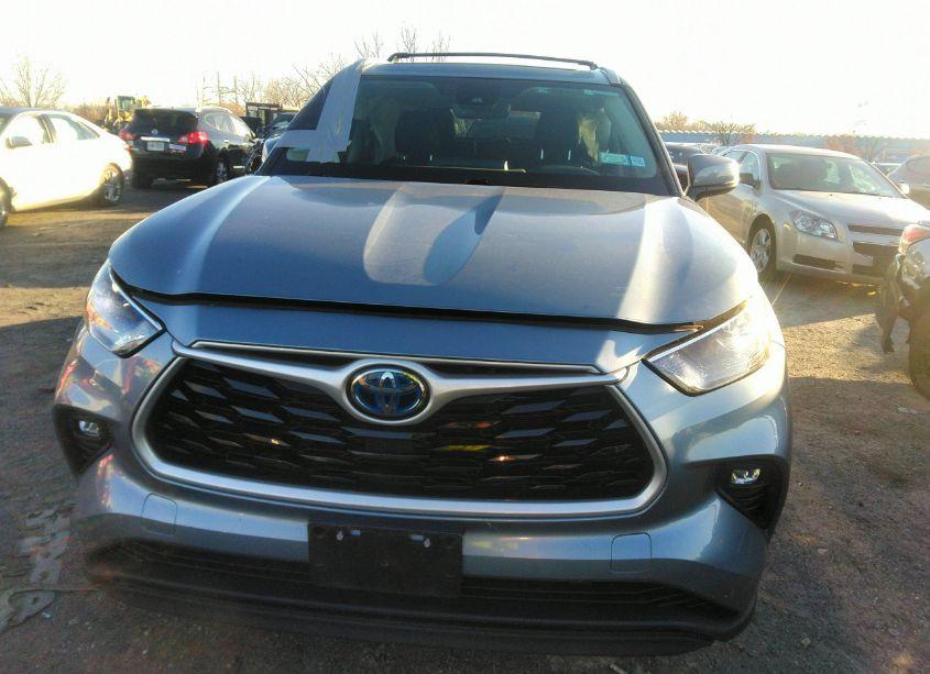 Photo 12 of 2022 Toyota Highlander HYBRID XLE (VIN 5TDHBRCH1NS086071)