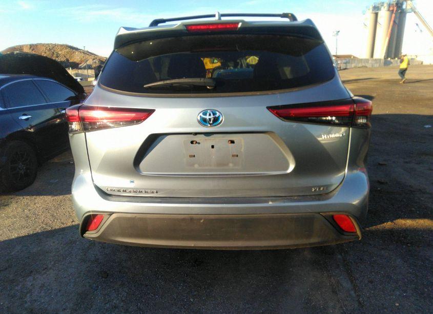 Photo 16 of 2022 Toyota Highlander HYBRID XLE (VIN 5TDHBRCH1NS086071)