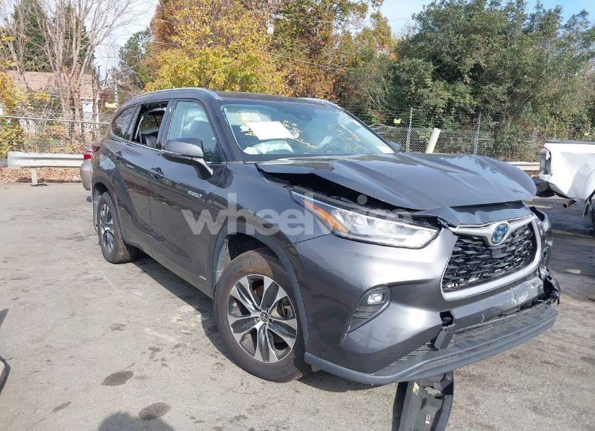2020 Toyota Highlander HYBRID XLE (VIN 5TDHBRCH3LS513845) main photo