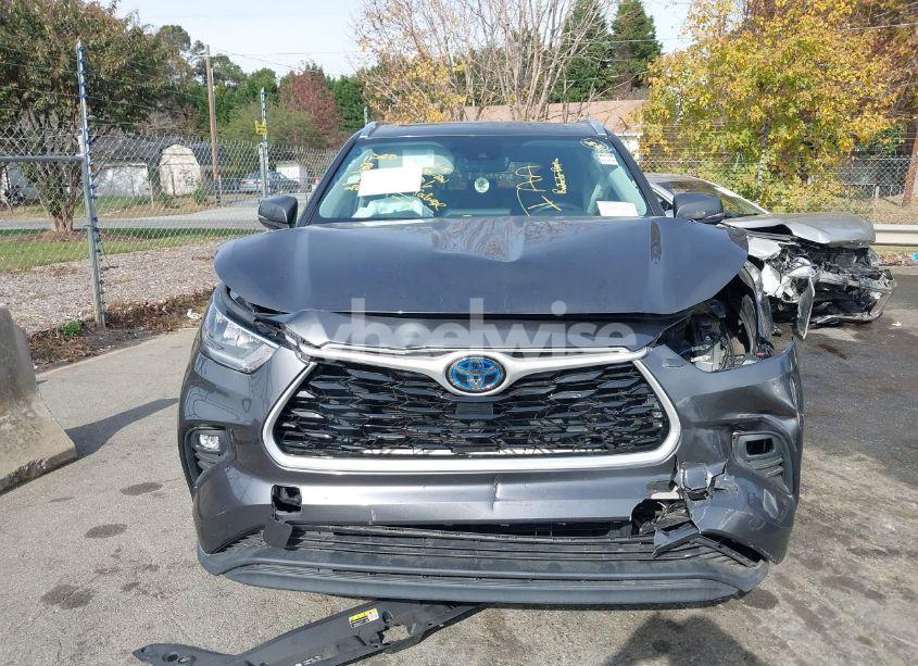 Photo 12 of 2020 Toyota Highlander HYBRID XLE (VIN 5TDHBRCH3LS513845)
