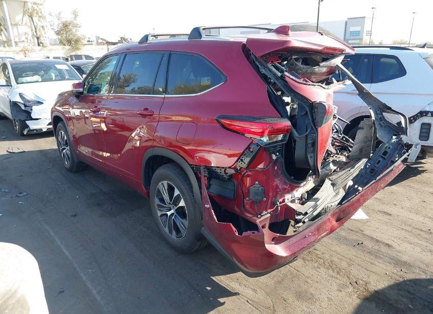 Photo 3 of 2022 Toyota Highlander HYBRID XLE (VIN 5TDHBRCH3NS552163)