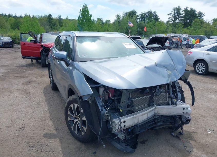 2021 Toyota Highlander HYBRID XLE (VIN 5TDHBRCH4MS065813) main photo