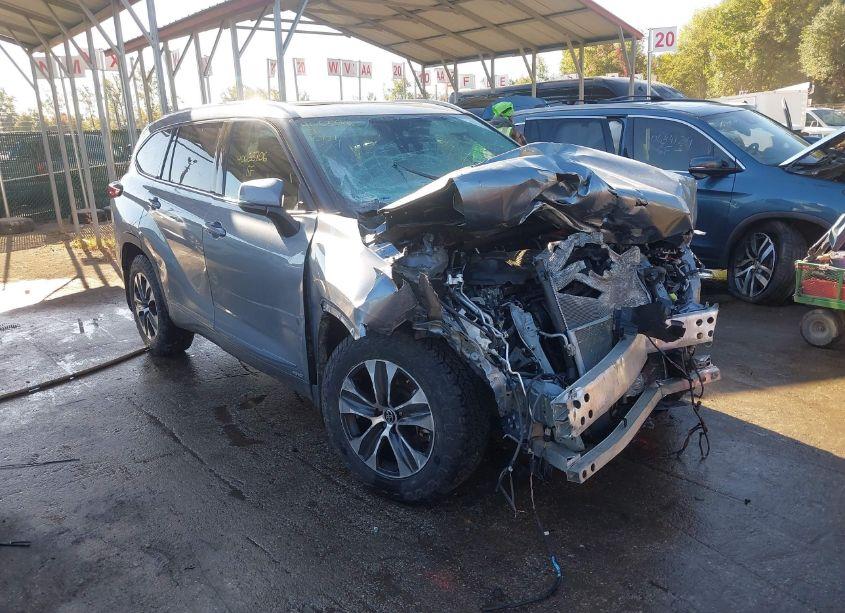 2022 Toyota Highlander HYBRID XLE (VIN 5TDHBRCH9NS094368) main photo
