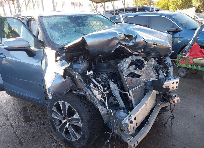 Photo 18 of 2022 Toyota Highlander HYBRID XLE (VIN 5TDHBRCH9NS094368)