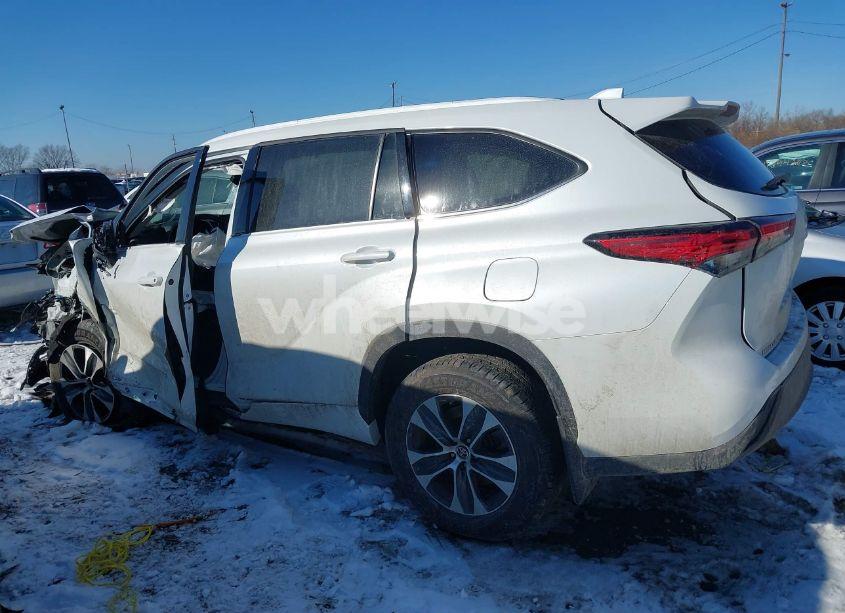 Photo 13 of 2022 Toyota Highlander HYBRID XLE (VIN 5TDHBRCH9NS555620)