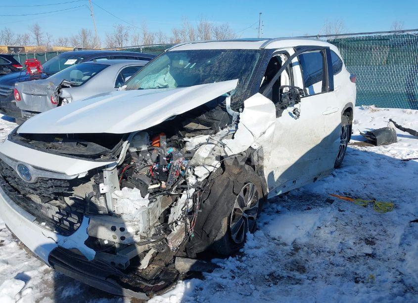 Photo 6 of 2022 Toyota Highlander HYBRID XLE (VIN 5TDHBRCH9NS555620)