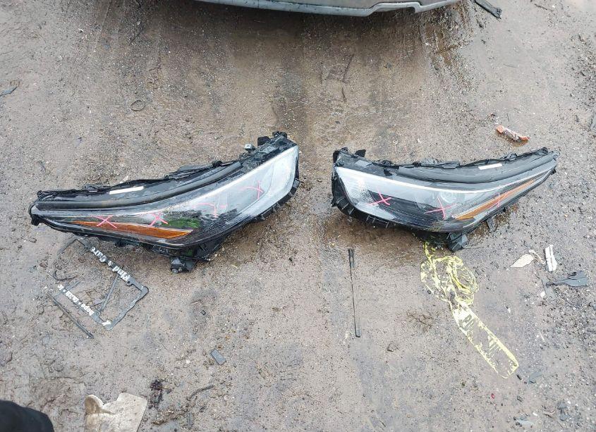 Photo 12 of 2022 Toyota Highlander HYBRID XLE (VIN 5TDHBRCHXNS540057)