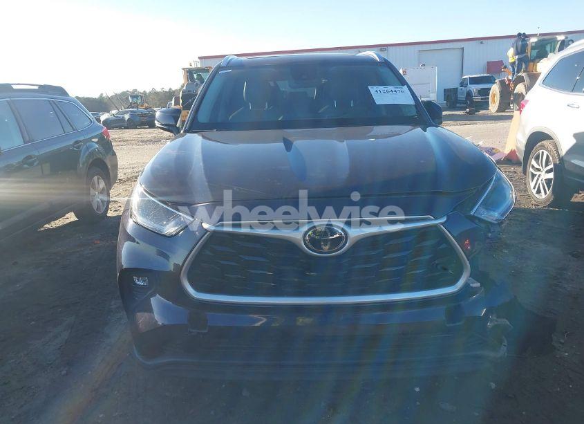 Photo 12 of 2021 Toyota Highlander XLE (VIN 5TDHZRAH3MS083024)