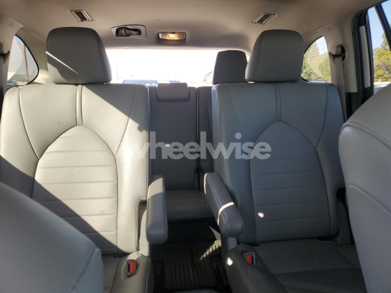 Photo 10 of 2021 TOYOTA HIGHLANDER XLE (VIN 5TDHZRAH3MS514459)