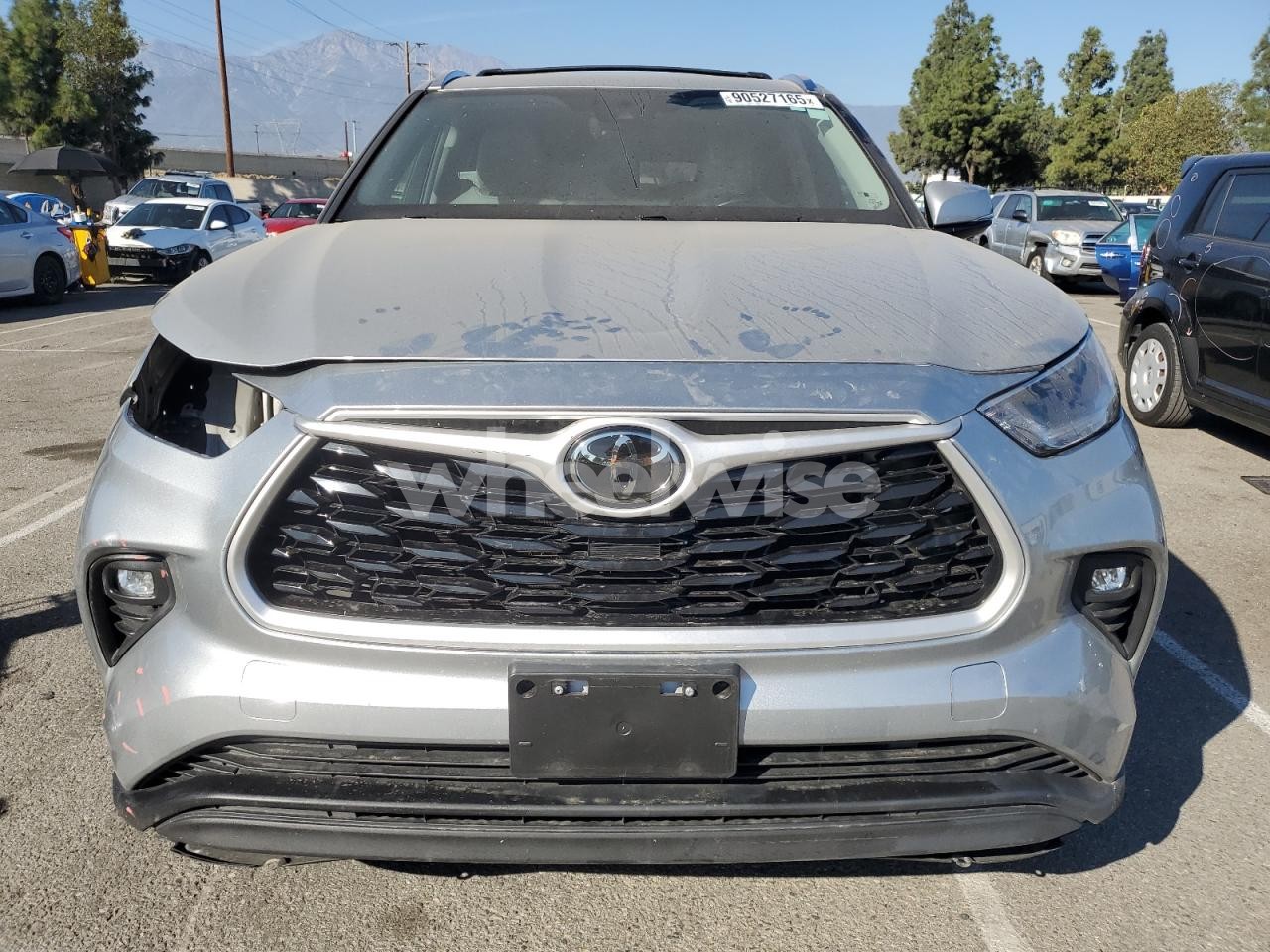 Photo 5 of 2021 TOYOTA HIGHLANDER XLE (VIN 5TDHZRAH3MS514459)