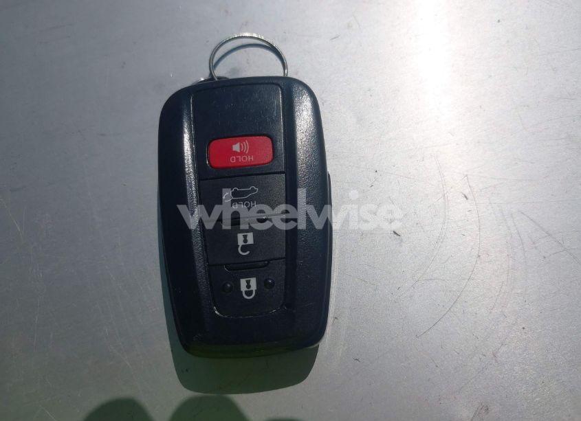 Photo 11 of 2021 Toyota Highlander XLE (VIN 5TDHZRAH7MS039396)