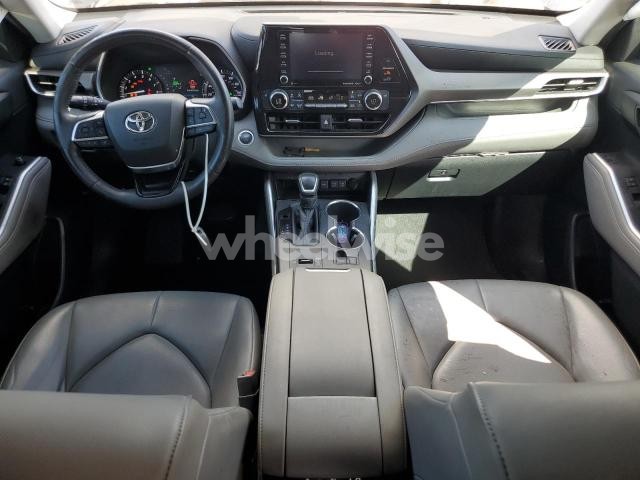 Photo 3 of 2020 TOYOTA HIGHLANDER XLE (VIN 5TDHZRAH8LS010164)
