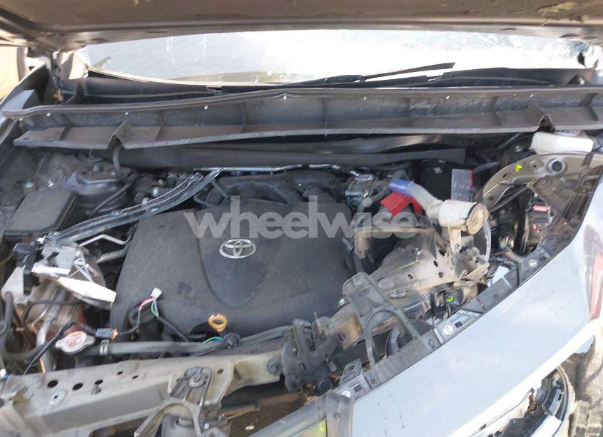 Photo 10 of 2020 Toyota Highlander XLE (VIN 5TDHZRAH9LS015924)