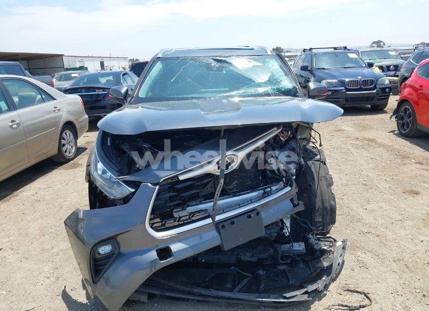 Photo 12 of 2020 Toyota Highlander XLE (VIN 5TDHZRAH9LS015924)