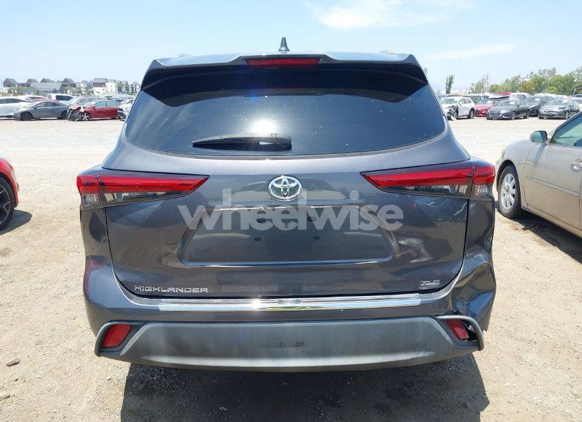 Photo 16 of 2020 Toyota Highlander XLE (VIN 5TDHZRAH9LS015924)