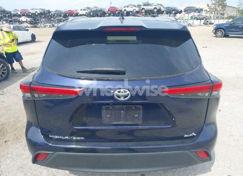 Photo 17 of 2022 Toyota Highlander XLE (VIN 5TDHZRAHXNS091574)