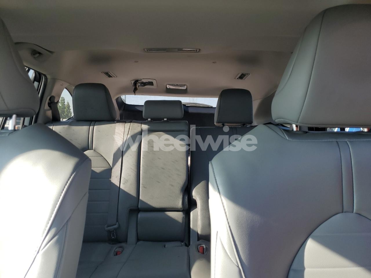 Photo 10 of 2022 TOYOTA HIGHLANDER XLE (VIN 5TDHZRAHXNS547847)