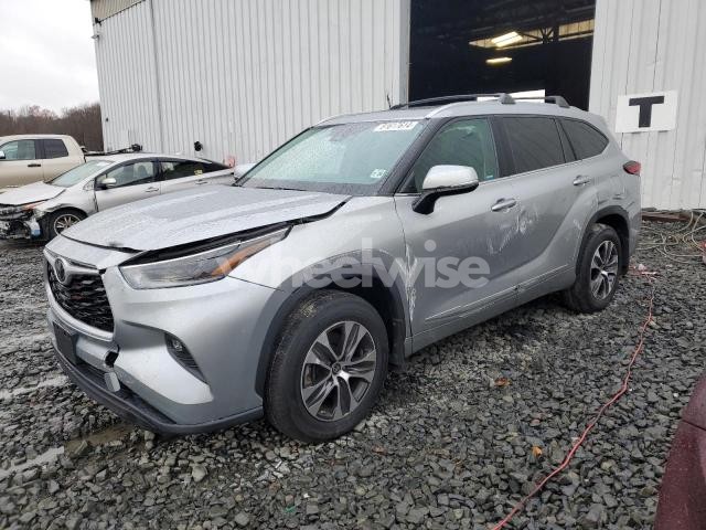 Photo 12 of 2021 TOYOTA HIGHLANDER XLE (VIN 5TDHZRBH0MS128824)