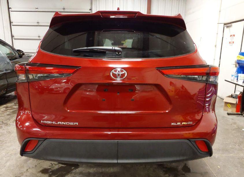 Photo 17 of 2021 Toyota Highlander XLE (VIN 5TDHZRBH0MS158664)