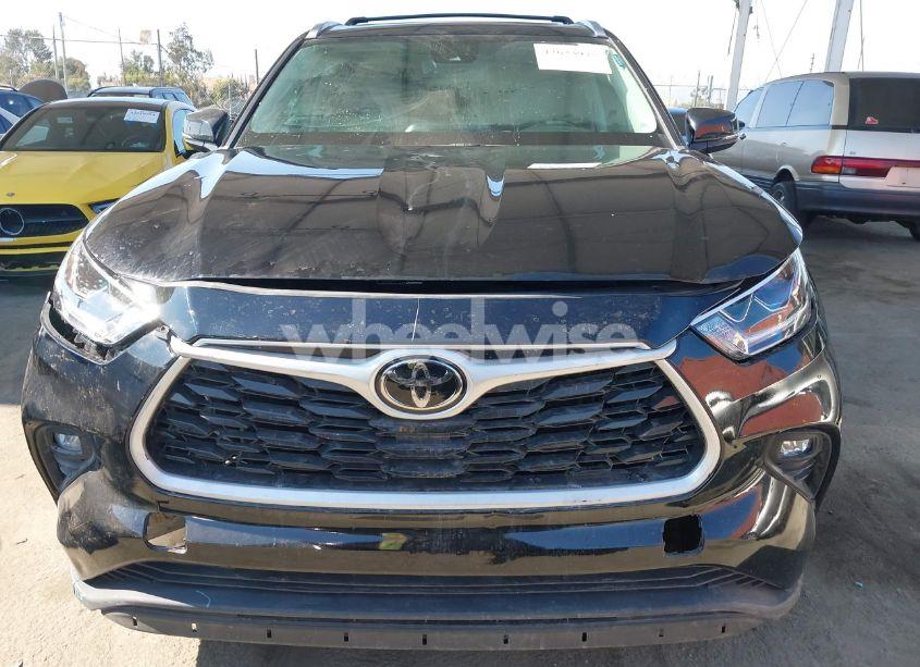 Photo 12 of 2022 Toyota Highlander XLE (VIN 5TDHZRBH0NS202972)