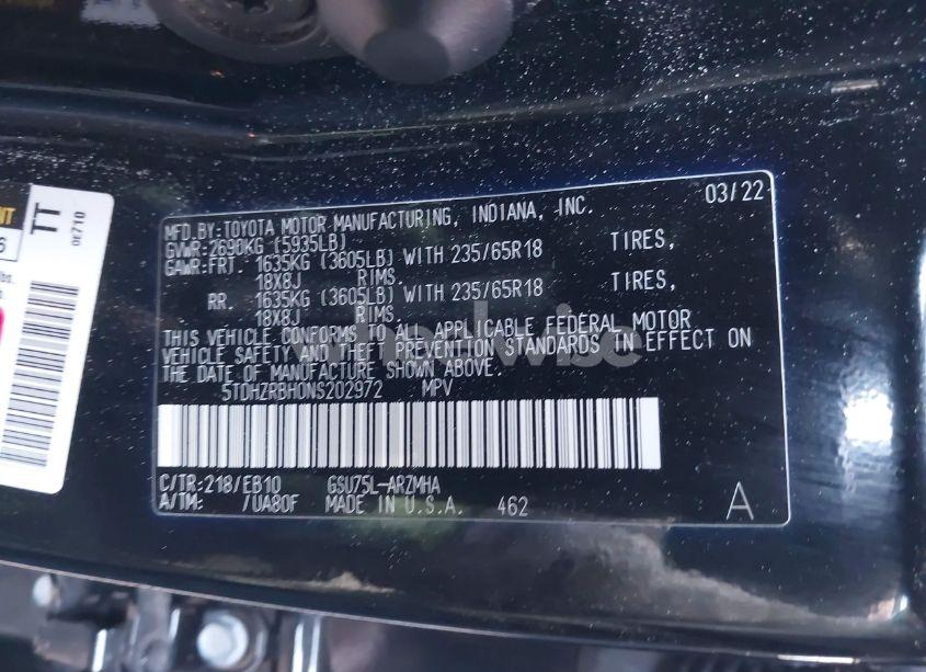 Photo 9 of 2022 Toyota Highlander XLE (VIN 5TDHZRBH0NS202972)