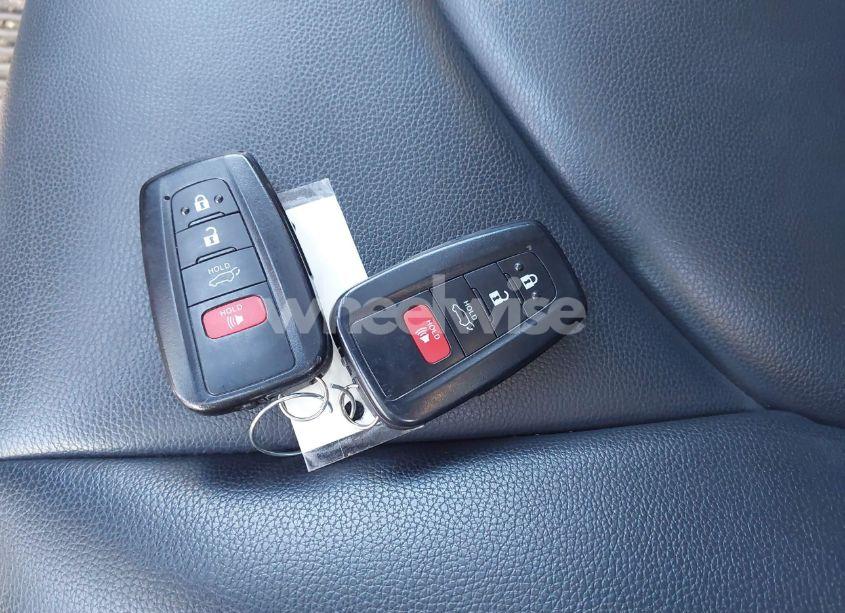 Photo 11 of 2022 Toyota Highlander XLE (VIN 5TDHZRBH0NS242484)