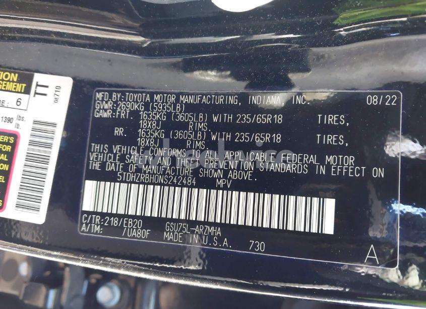 Photo 9 of 2022 Toyota Highlander XLE (VIN 5TDHZRBH0NS242484)