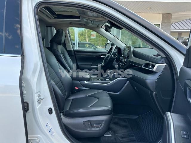 Photo 11 of 2020 TOYOTA HIGHLANDER XLE (VIN 5TDHZRBH1LS505594)