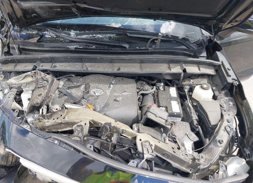 Photo 10 of 2021 Toyota Highlander XLE (VIN 5TDHZRBH1MS157233)