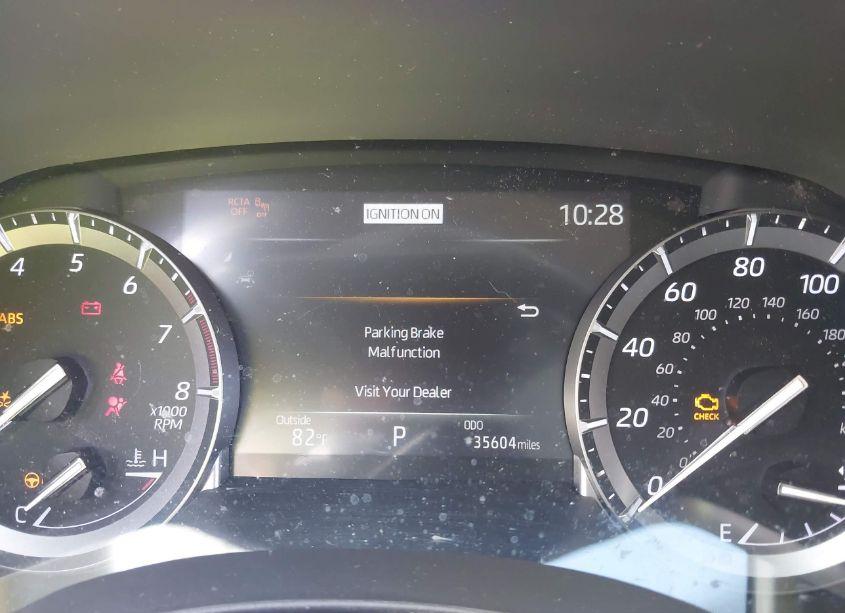 Photo 7 of 2021 Toyota Highlander XLE (VIN 5TDHZRBH1MS157233)