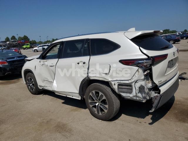 Photo 9 of 2021 TOYOTA HIGHLANDER XLE (VIN 5TDHZRBH1MS540296)