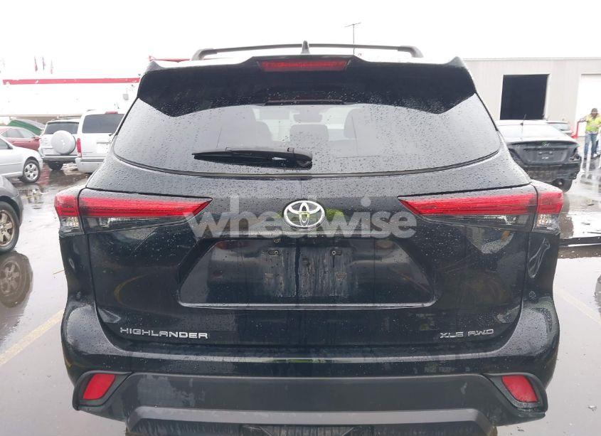 Photo 16 of 2022 Toyota Highlander XLE (VIN 5TDHZRBH1NS178018)