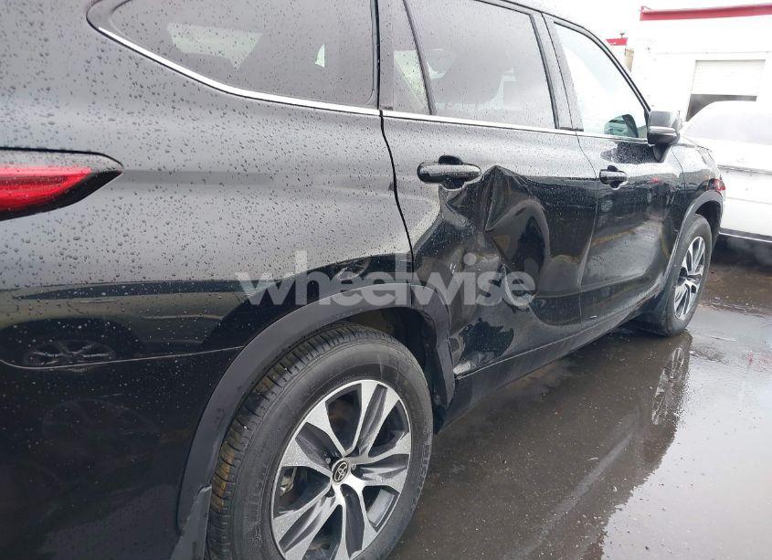 Photo 17 of 2022 Toyota Highlander XLE (VIN 5TDHZRBH1NS178018)