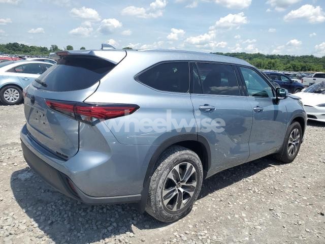 Photo 10 of 2021 TOYOTA HIGHLANDER XLE (VIN 5TDHZRBH2MS090349)