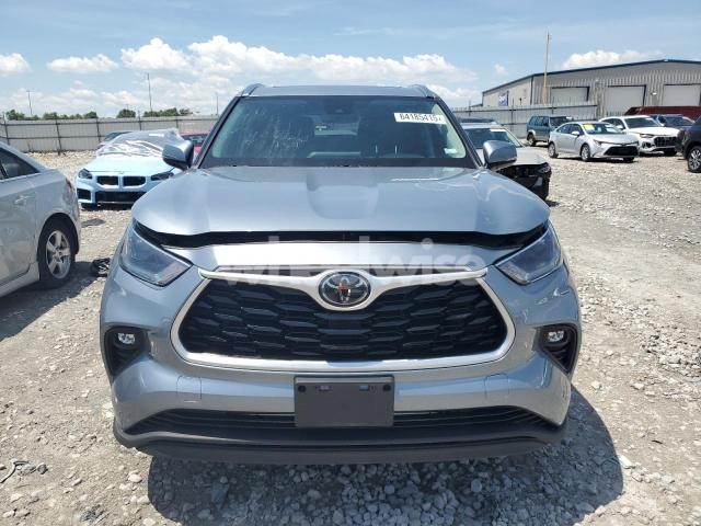 Photo 11 of 2021 TOYOTA HIGHLANDER XLE (VIN 5TDHZRBH2MS090349)