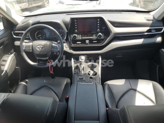 Photo 12 of 2021 TOYOTA HIGHLANDER XLE (VIN 5TDHZRBH2MS090349)