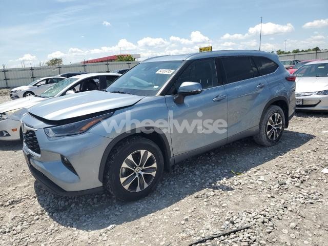 Photo 9 of 2021 TOYOTA HIGHLANDER XLE (VIN 5TDHZRBH2MS090349)
