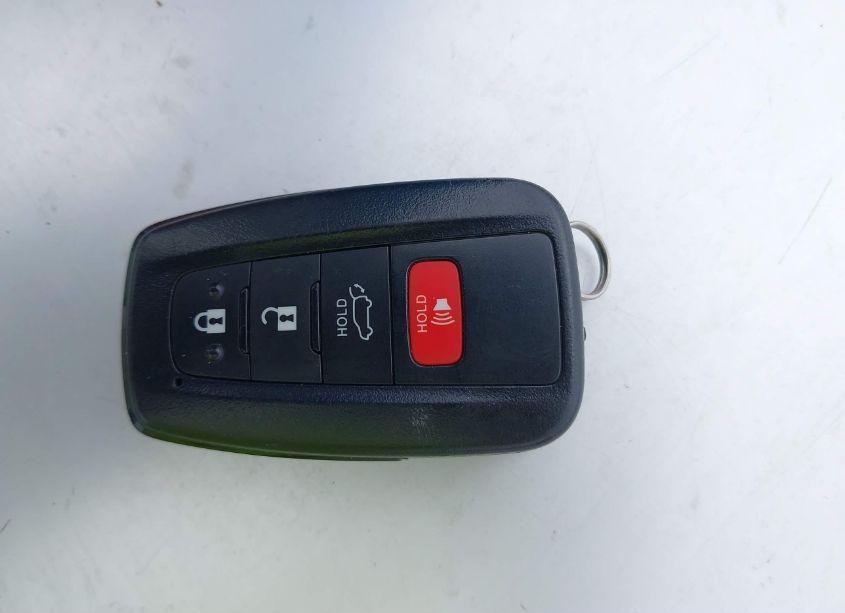 Photo 11 of 2021 Toyota Highlander XLE (VIN 5TDHZRBH2MS535768)