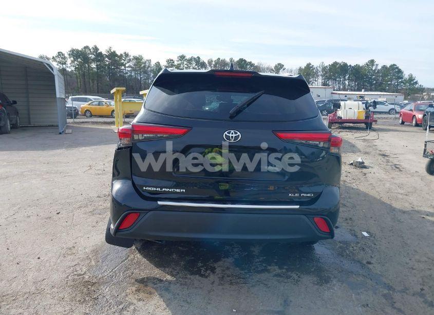 Photo 17 of 2022 Toyota Highlander XLE (VIN 5TDHZRBH2NS257729)