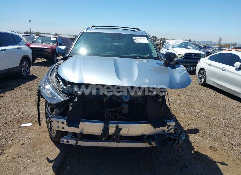 Photo 13 of 2020 Toyota Highlander XLE (VIN 5TDHZRBH3LS020065)