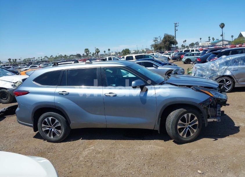 Photo 14 of 2020 Toyota Highlander XLE (VIN 5TDHZRBH3LS020065)