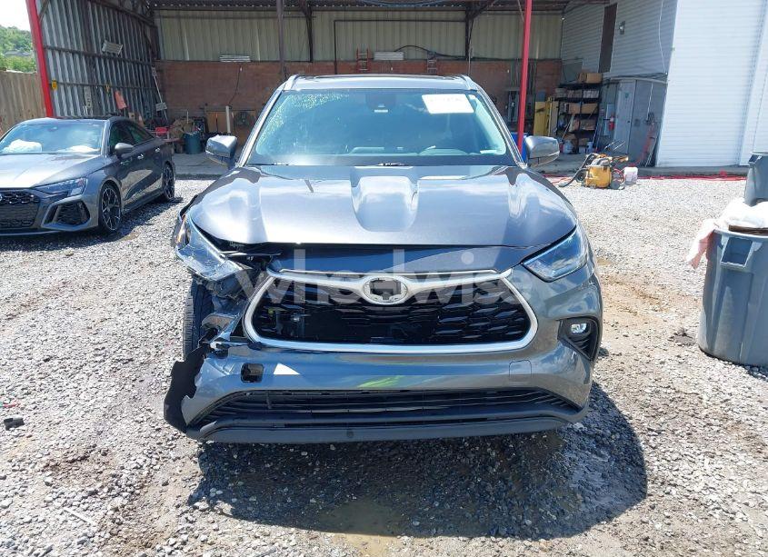 Photo 12 of 2021 Toyota Highlander XLE (VIN 5TDHZRBH3MS058736)