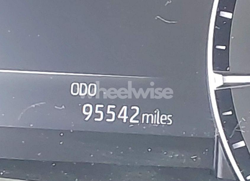 Photo 15 of 2021 Toyota Highlander XLE (VIN 5TDHZRBH3MS058736)