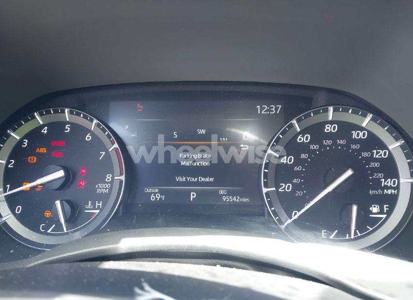 Photo 7 of 2021 Toyota Highlander XLE (VIN 5TDHZRBH3MS058736)