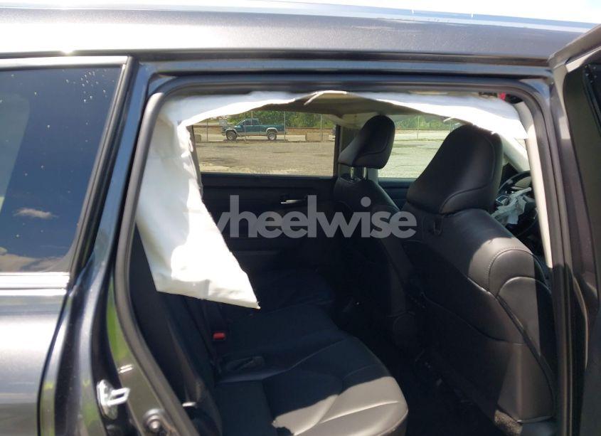 Photo 8 of 2021 Toyota Highlander XLE (VIN 5TDHZRBH3MS058736)