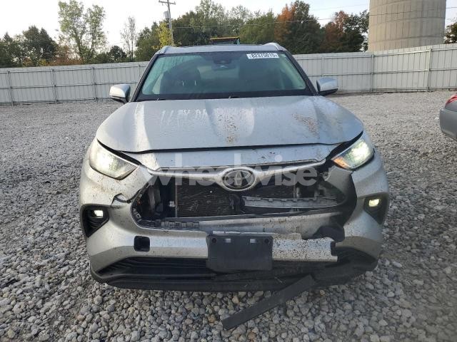 Photo 6 of 2021 TOYOTA HIGHLANDER XLE (VIN 5TDHZRBH3MS148002)