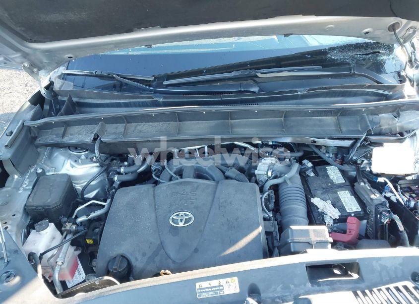 Photo 10 of 2021 Toyota Highlander XLE (VIN 5TDHZRBH3MS533317)