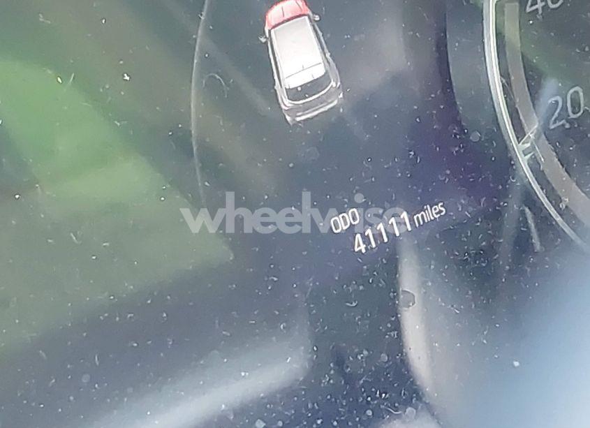 Photo 15 of 2021 Toyota Highlander XLE (VIN 5TDHZRBH3MS533317)